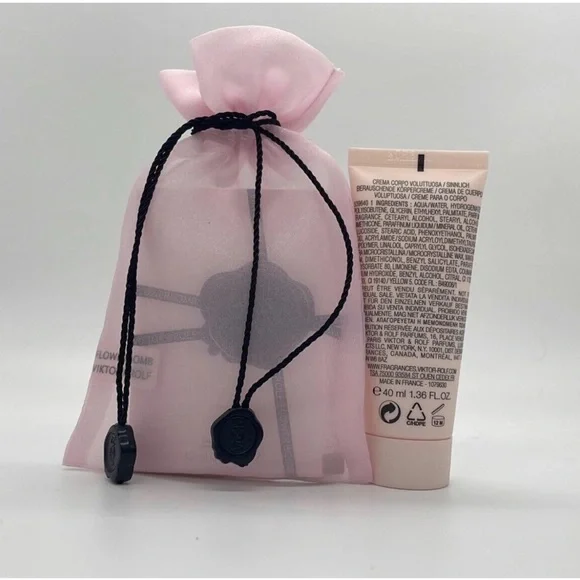 Viktor & Rolf Light Pink Cosmetic Drawstring .Lotions + perfume sample + bag. - Picture 3 of 6